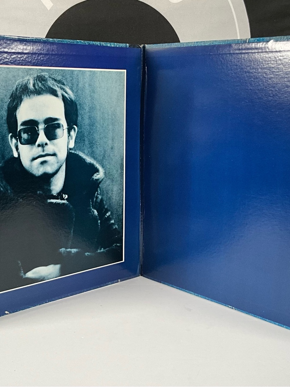 Elton John - Madman Across the Water (1973) MCA-2016 W/Booklet - Picture 3 of 8